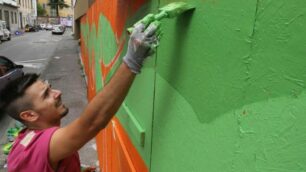 Monza, Marco La Rocca al lavoro in via Pennati