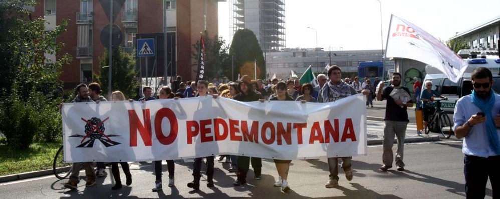 Una manifestazione contro Pedemontana a Desio