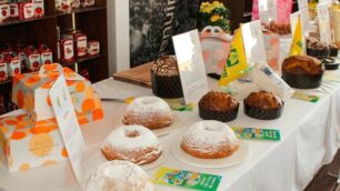 La tavolata dei dolci tipici lombardi