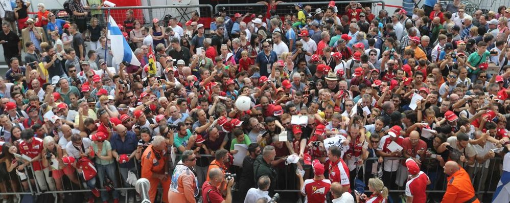 Tifosi Ferrari all’autodromo