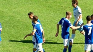 Seregno, l'esultanza dopo il gol di Matteo Cavallini