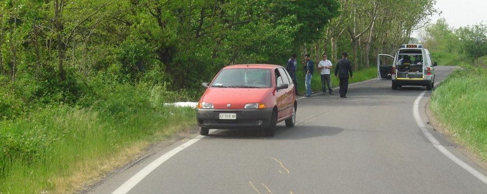 Un’immagine di via per Cesate dove è accaduto l’incidente