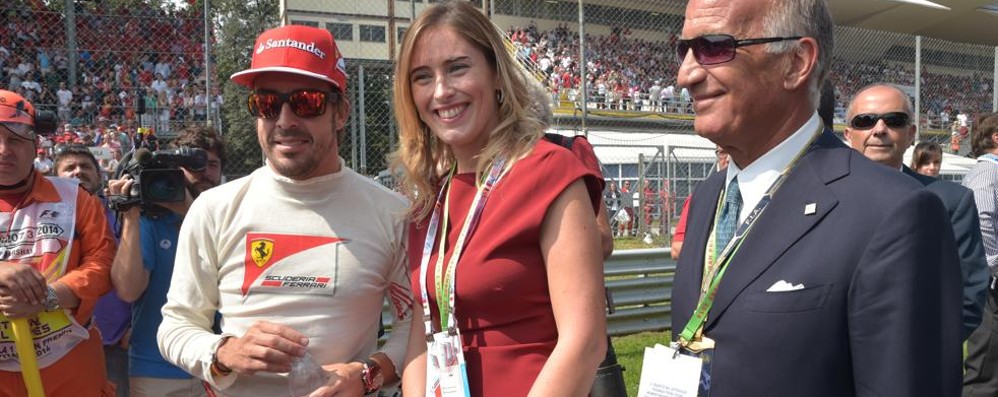 Autodromo di Monza, settembre 2014: il ministro Maria Elena Boschi con Fernando Alonso e il presidente Aci, Sticchi Damiani. Quest’anno per le premiazioni è atteso il premier Matteo Renzi