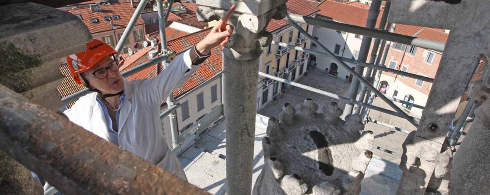 Monza Duomo Preparativi per restauro facciata