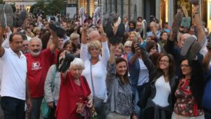 I partecipanti alla manifestazione in centro a Monza