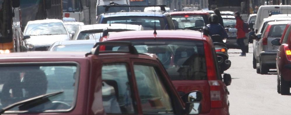 Monza, traffico in corso Milano