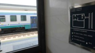 Monza Stazione Fs segnaletica bagni femminili