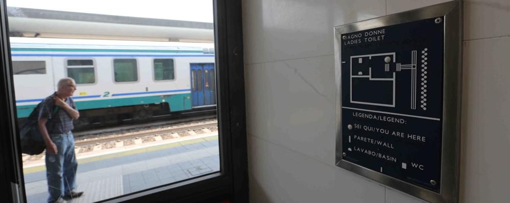Monza Stazione Fs segnaletica bagni femminili
