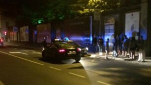 Monza, l’incidente in via Appiani: un ragazzo in auto a tutta velocità ha investito un carabiniere