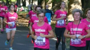 MONZA - La Strawoman ha fatto tappa a Monza con successo: 4000 le donne che hanno partecipato alla corsa dall’Arengario al parco, per 5 chilometri. Foto Radaelli