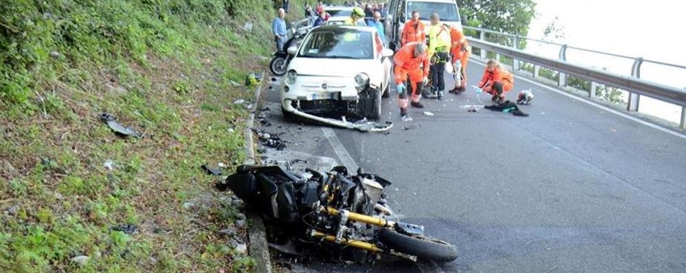 L'incidente stradale a Mandello del Lario in cui è rimasto ferito un motociclista di Seveso