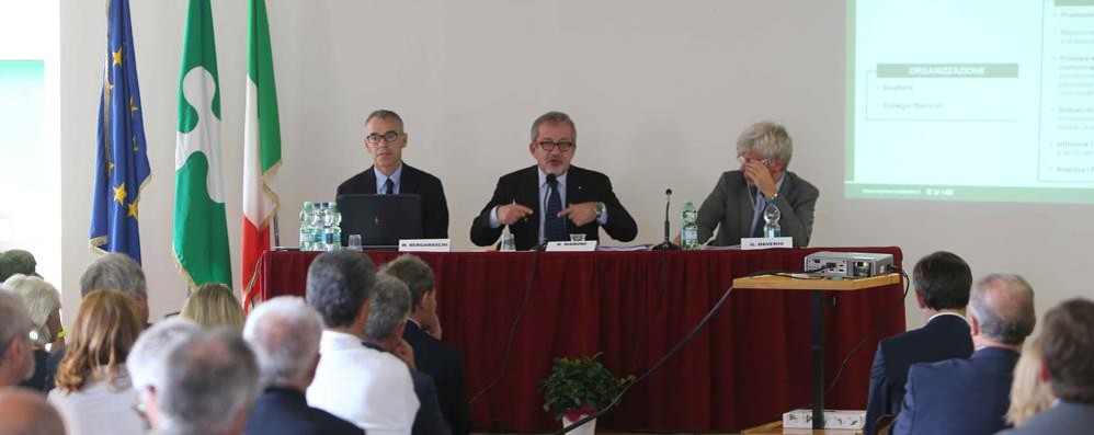 Roberto Maroni durante l’incontro al San Gerardo di Monza