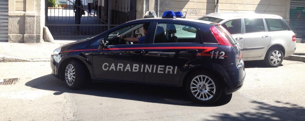I carabinieri intervenuti in via Buozzi a Paderno Dugnano