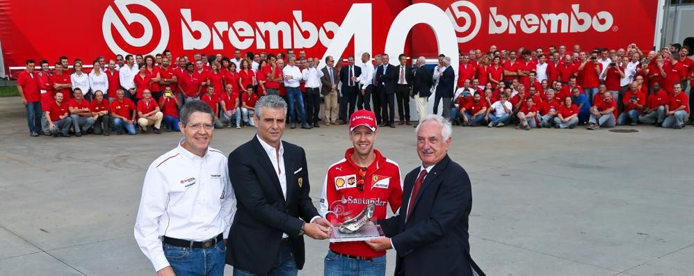 Sebastian Vettel e Maurizio Arrivabene alla Brembo di Curno