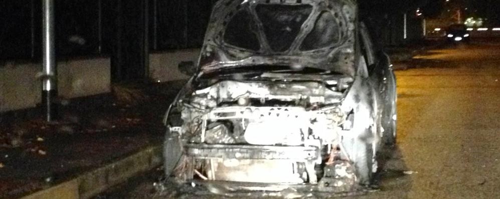L’auto del figlio di Alfio Molteni data alla fiamme dai killer a Paderno Dugnano