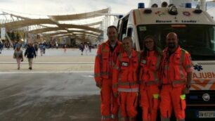 Seregno, una squadra con l'ambulanza impegnata a Expo 2015