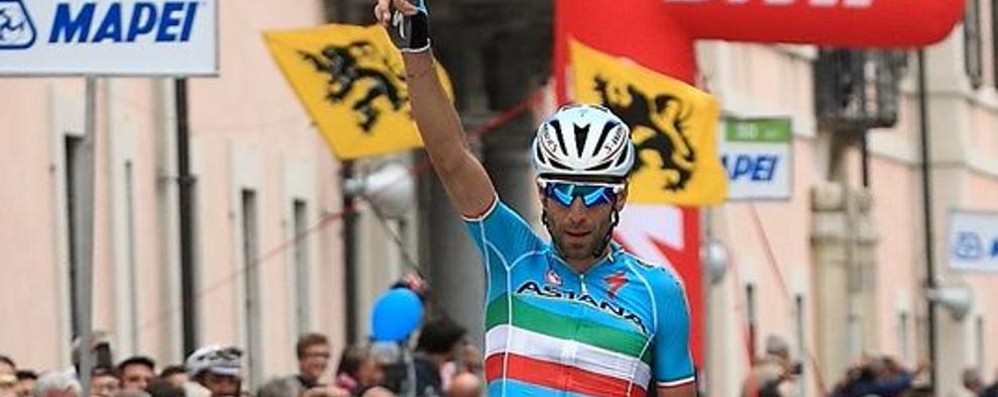 Vincenzo Nibali ha messo la firma sul Giro di Lombardia: primo sul traguardo di Como dopo il secondo posto  della Coppa Agostoni a Lissone