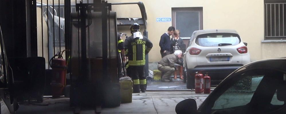 Monza, vigili del fuoco all’Ufficio postale di corso Milano