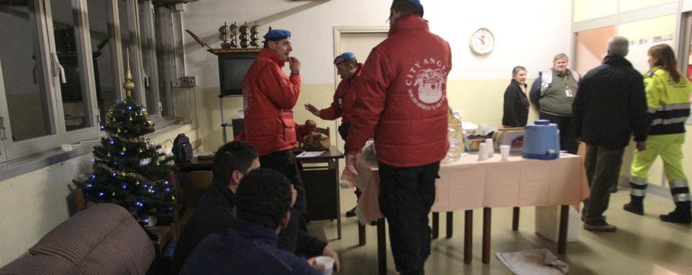 Monza - Il centro di accoglienza dei senza tetto di via Spallanzani gestito dai servi zi sociali coi City Angels trasloca in via Borgazzi. Qui trovano casa i profughi