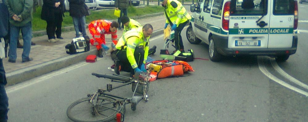 Biassono, un incidente in bicicletta in via Cesana e Villa