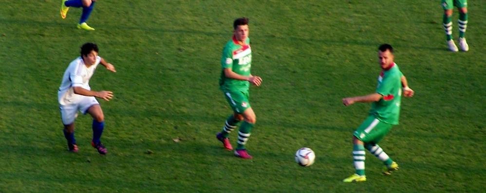 Calcio, una fase convulsa del match tra Seregno e Piacenza