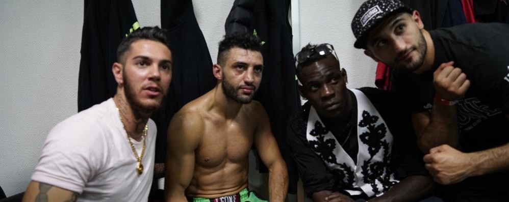 Kick boxing a Monza: Emis Killa, Petrosyan e Mario Balotelli