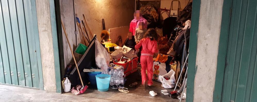Monza, donna e bambini nella casa-box di San Donato