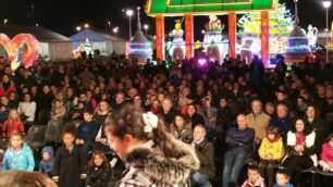 Monza, il pubblico per uno degli spettacoli degli artisti cinesi