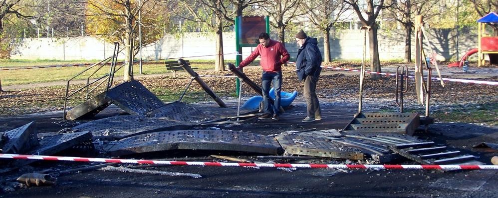 Seregno, l'area dell'incendio il giorno dopo