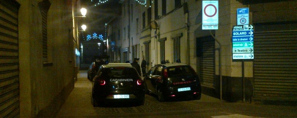 I carabinieri intervenuti a Ceriano Laghetto per l’allarme bomba in consiglio comunale