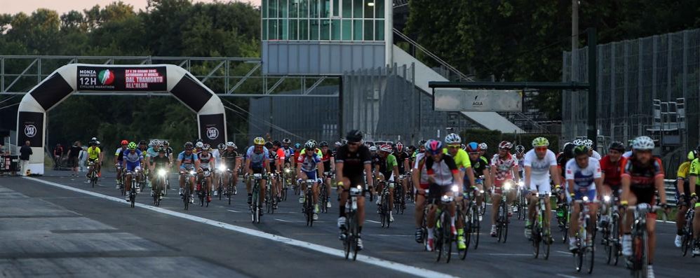 Monza, 12 ore ciclismo in pista in autodromo