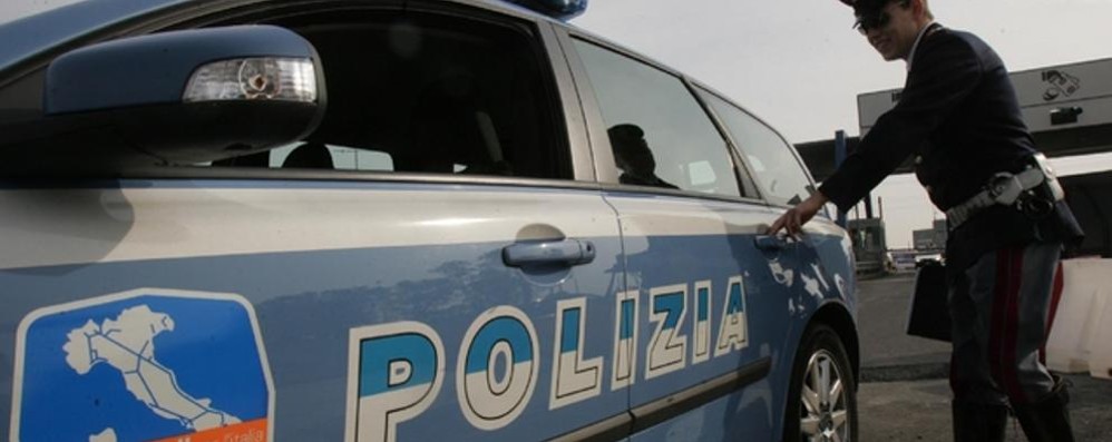 Una pattuglia della polizia stradale