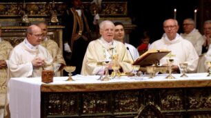 L’arcivescovo di Milano Angelo Scola durante una celebrazione eucaristica nel duomo di Monza