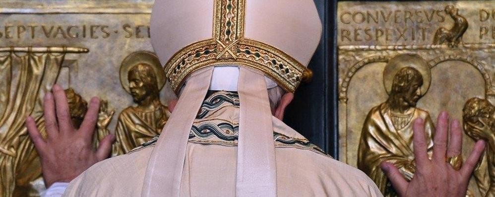 Papa Francesco apre la Porta Santa(foto AgenSir)