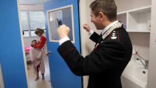 Monza, i regali dei carabinieri per i bambini in ospedale