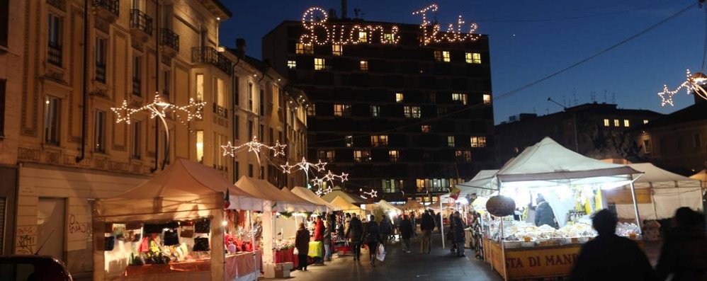 Monza Mercatino Natale piazza Trento