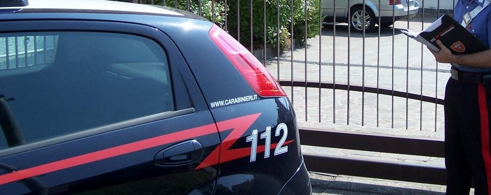 I carabinieri della Compagnia di Seregno hanno arrestato l’albanese che deve rispondere del duplice reato di rapina impropria e aggressione