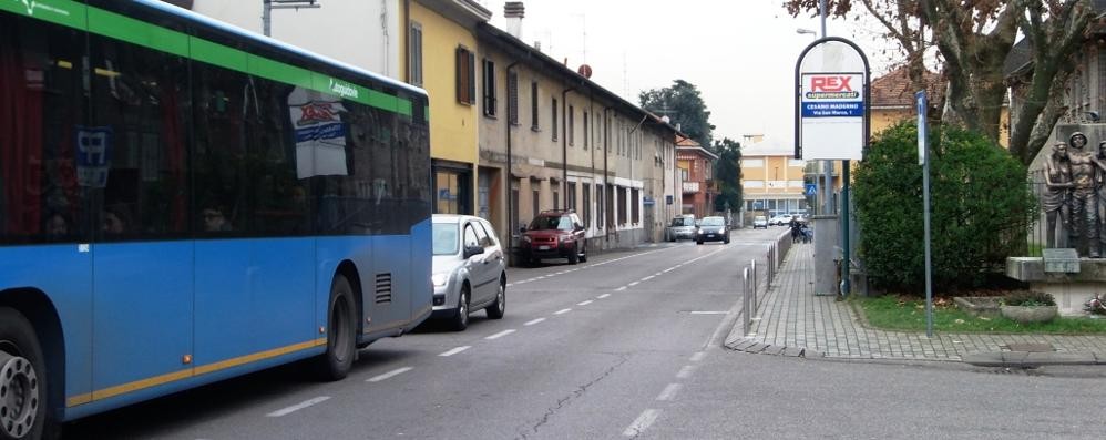 La via di Cesano Maderno teatro dello spettacolo dell’esibizionista