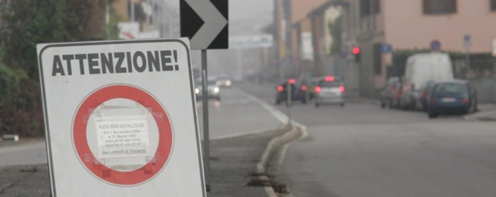 Blocco alle auto più inquinanti nell’area della Città metropolitana di Milano