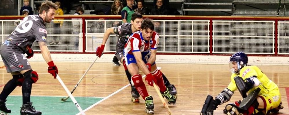 Hockey Centemero Monza, un tentativo offensivo di Lucas Martinez