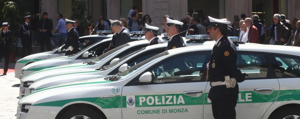 mb0_1199 MONZA PARATA 144 ANNIVERSARIO CORPO POLIZIA LOCALE