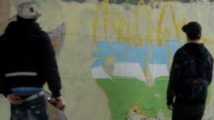 Il ragazzo si è impegnato a ripristinare il muro imbrattato