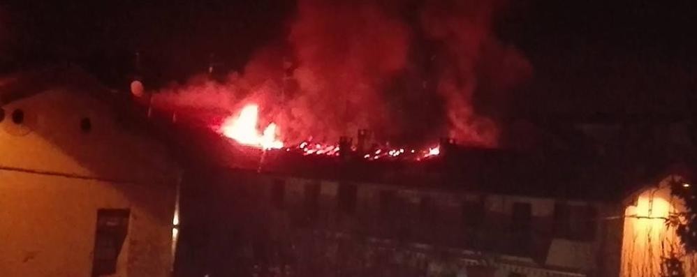 Muggio, l’incendio del 19 gennaio 2016 (foto Cristina Mariani)