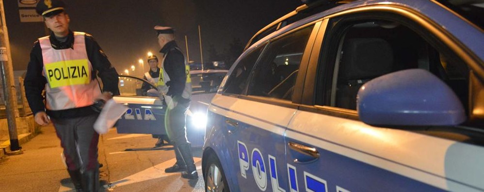 I due, a bordo di una Fiat Punto con targa francese, sono stati bloccati a Lissone