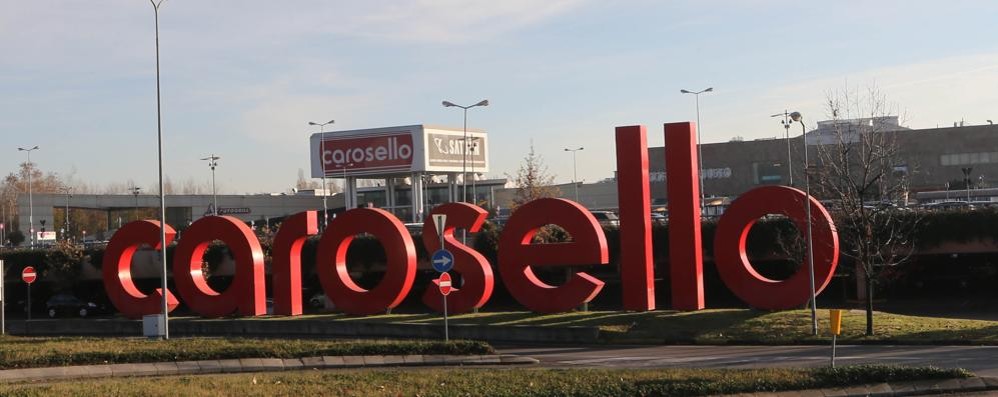 Il furto è avvenuto all’interno del centro commerciale Carosello di Carugate