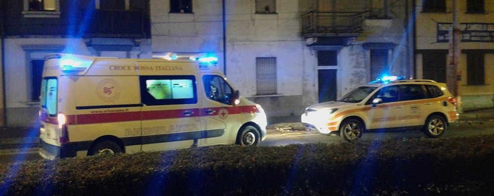 I mezzi di soccorso in via Reali dopo l’investimento