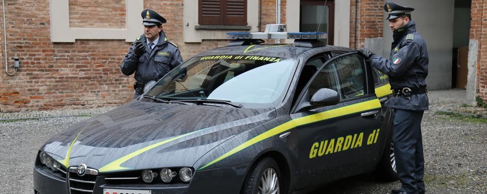 Una pattuglia della guardia di finanza di Monza