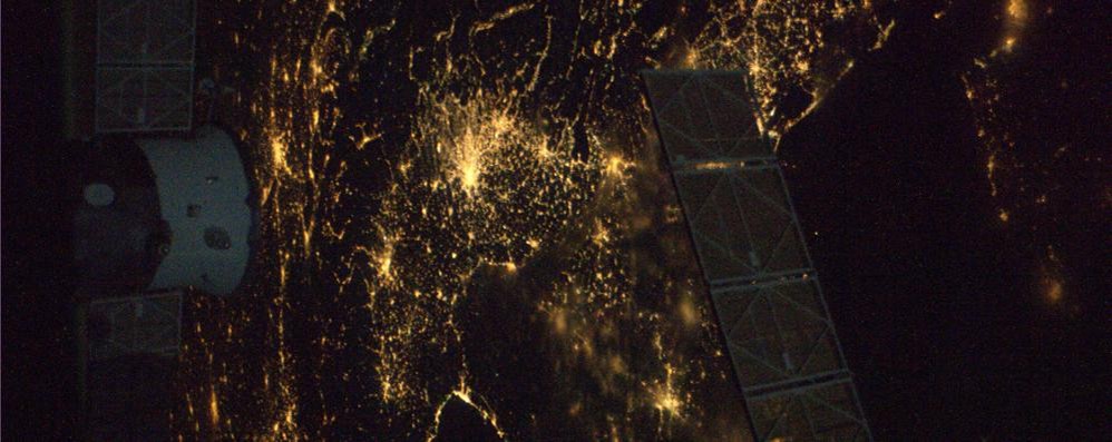 Una foto del nord Italia scattata dall’astronauta Paolo Nespoli nel 2010 (foto Esa/Nasa)