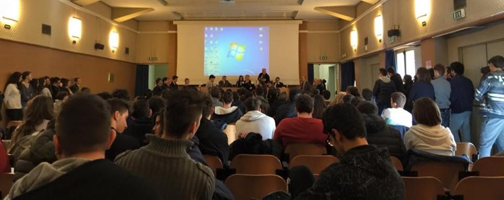 Monza, l’auditorium dell’Hensemberger alla presentazione del progetto di primo soccorso