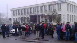 Cornate - Lo sciopero dei giorni scorsi davanti alla Linkra Compel